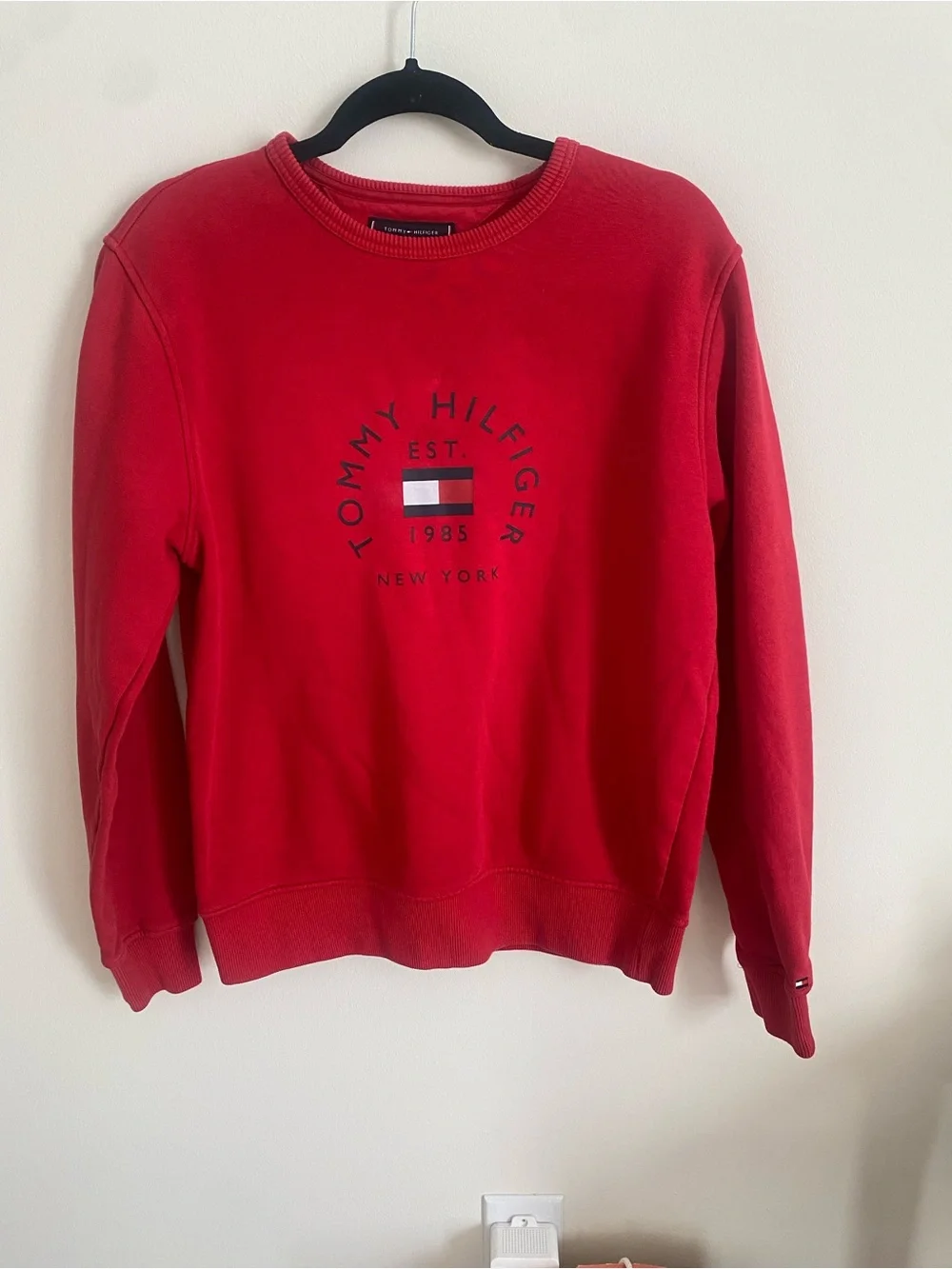 Tommy Hilfiger Red Crewneck Sweatshirt with Logo Crest